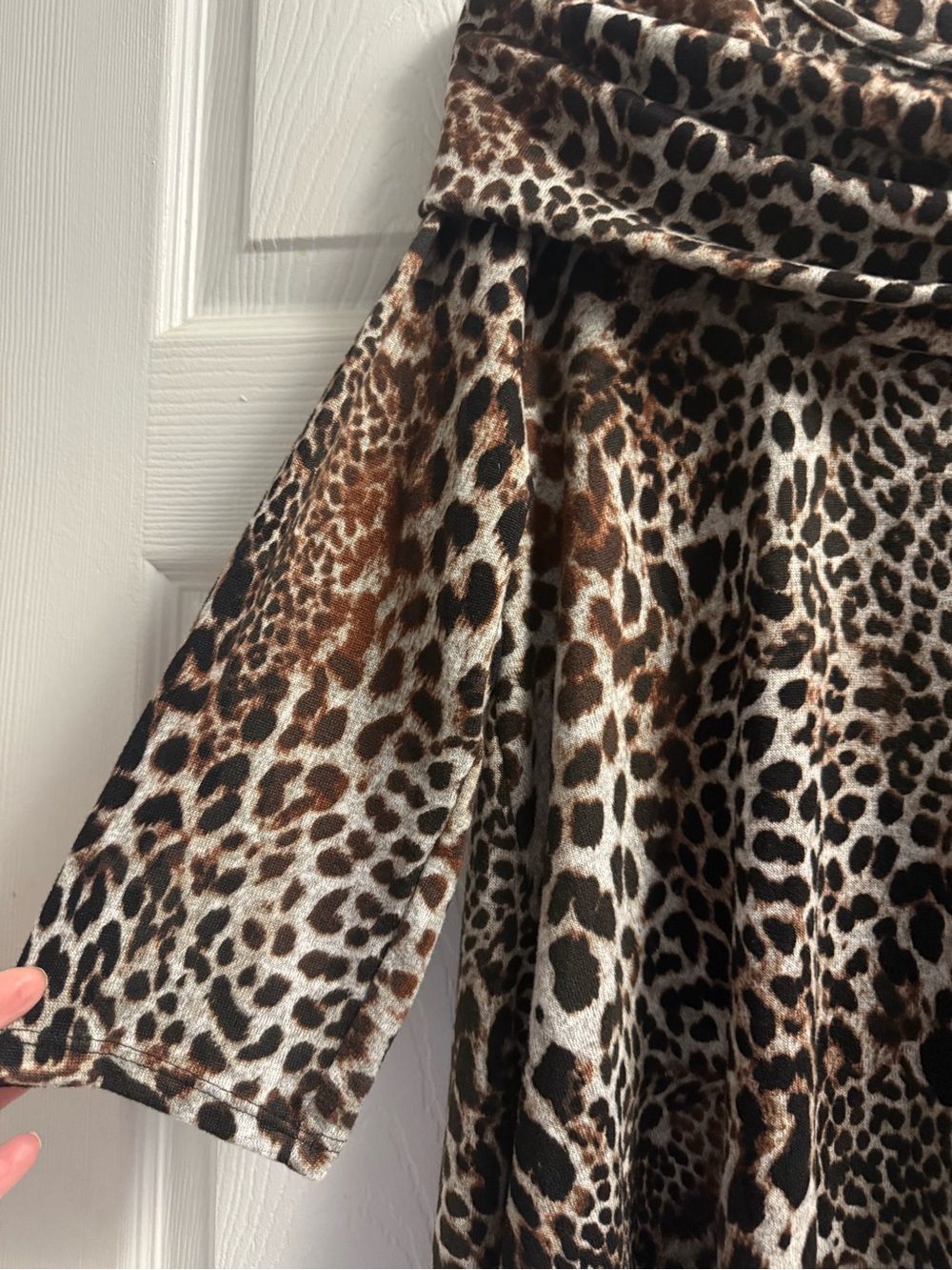 New Directions Leopard Print Cowl Neck Top Size PXL - Picture 2 of 4